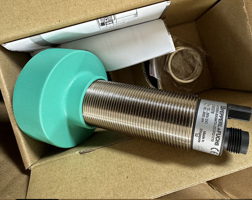 Ανθεκτικός αισθητήρας υπερήχων P F UC6000-30GM70-2E2R2-V15 με πιστοποίηση ATEX και μέγιστο 5000 παλμούς