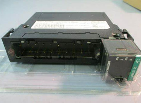 1756-OB16E Allen Bradley ControlLogix 16 σημεία D / O ενότητα τάση 12-24 Volts DC