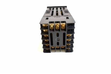 Χάνιγουελ DC120L-1-0-0-0-1-0-0-0 Ρυθμιστής ορίου θερμοκρασίας, καθολική είσοδος, 1/16-DIN, έξοδος ρελέ