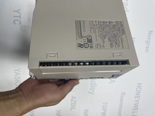 M12 Τύπος κατασκευής Yaskawa SGD7S-180A30B202 Αναλογικός έλεγχος με προηγμένα χαρακτηριστικά και διάσπαση ισχύος ≤ 0,7 W
