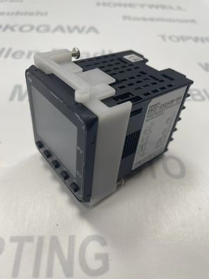 Omron E5CC-QX2A M-800 Πίνακας Mount PID Ρυθμιστής θερμοκρασίας με 16 ψηφιακές εξόδους 0,4 kg