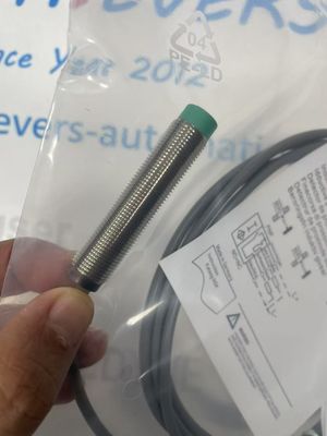 Siemens 3RG4022-0CD00 Επαγωγικός Αισθητήρας Εγγύτητας με Γραμμικότητα ±0.2% της κλίμακας και Βαθμό Προστασίας IP66/67