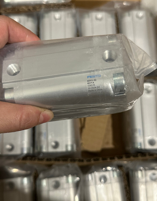 Κύλινδρο Festo Compact ADVU-32-40-P-A