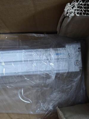 FESTO DGC-K-25-600-PPV-A οδηγούμενος πνευματικός κύλινδρος μετάδοσης κίνησης